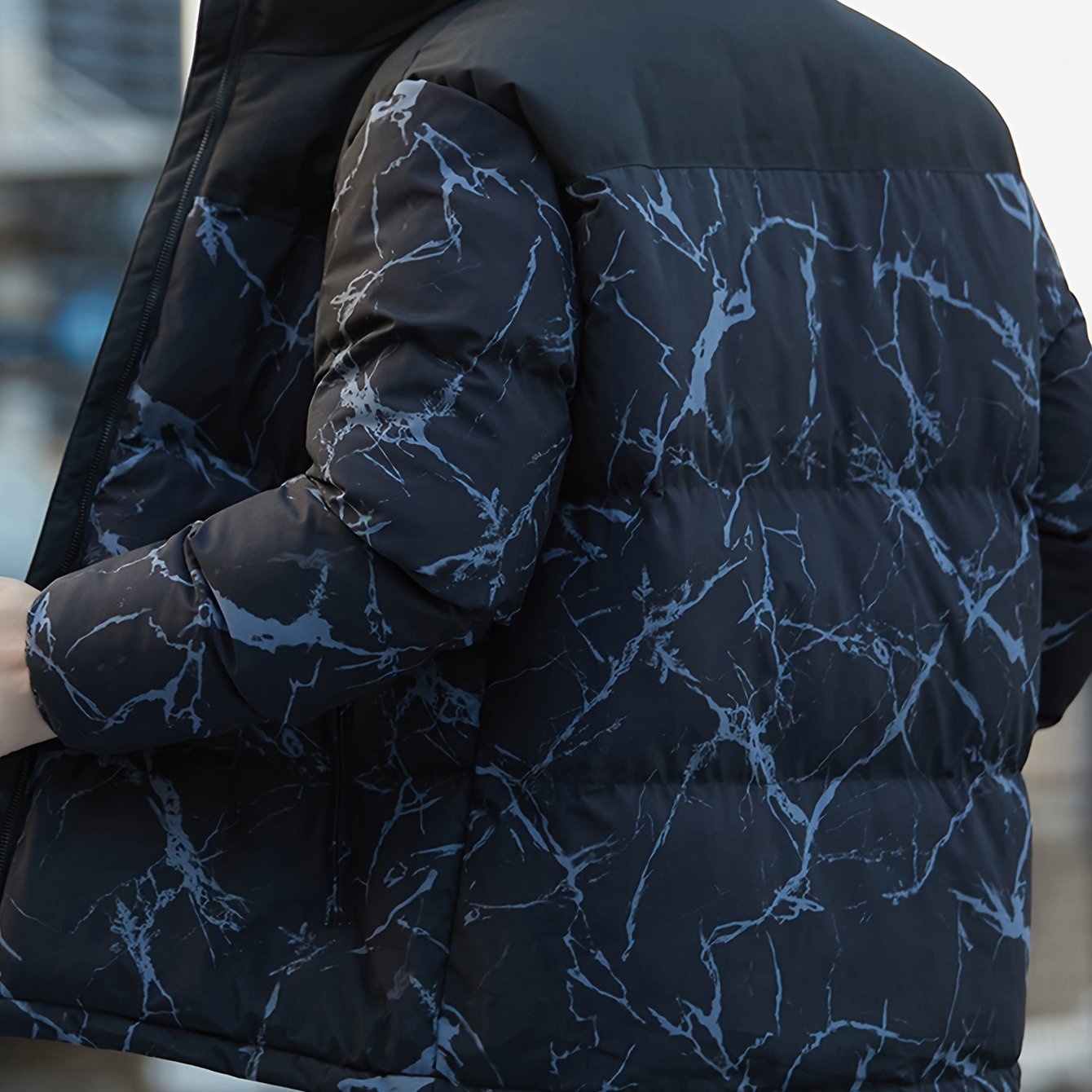 Chaqueta de Invierno para Hombre Resistente al Frío con Cremallera Completa, Cuello Alto y Patrón a Rayas - Abrigo Grueso y Cálido