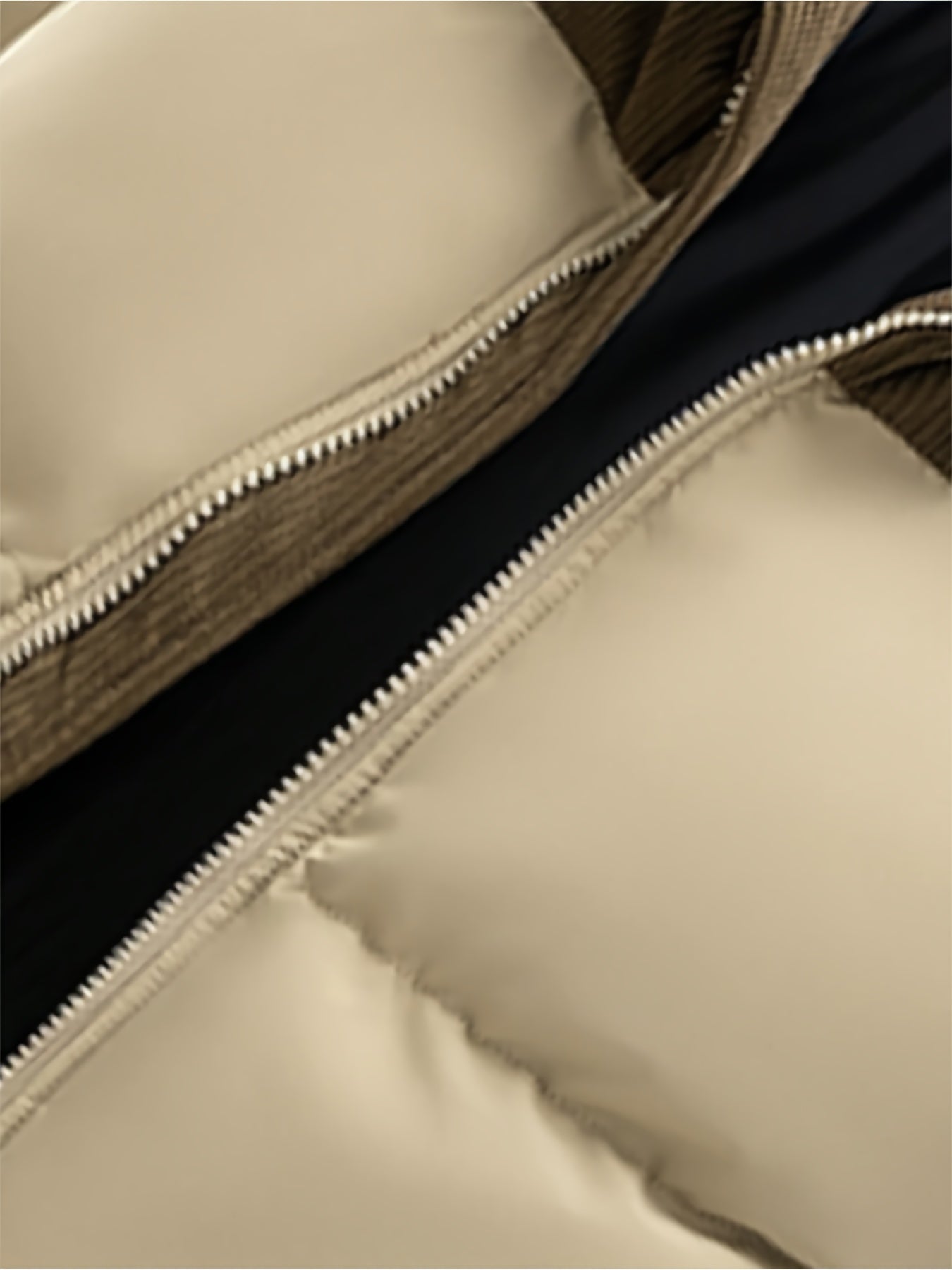Nueva chaqueta de moda con detalles de panel de corduroy. Este estilo de pareja con forro y capucha cuenta con aislamiento reforzado para el calor y un ajuste suelto, perfecto como capa exterior de invierno