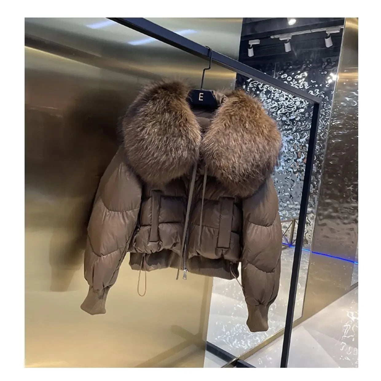 Chaqueta de plumón de invierno a la moda para mujer, abrigo recortado con Cuello de piel de zorro de gama alta