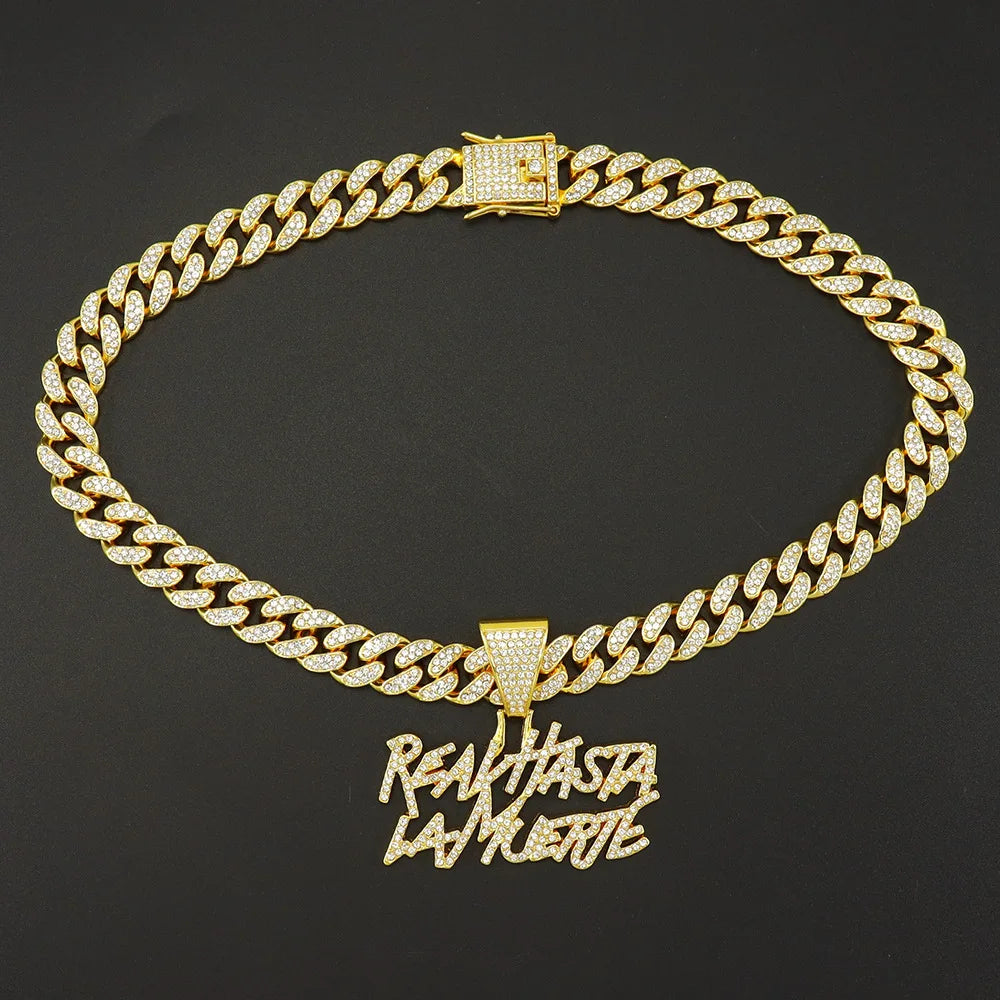 Collar con colgante de letra para hombre y mujer, con brillantes diamantes de imitación