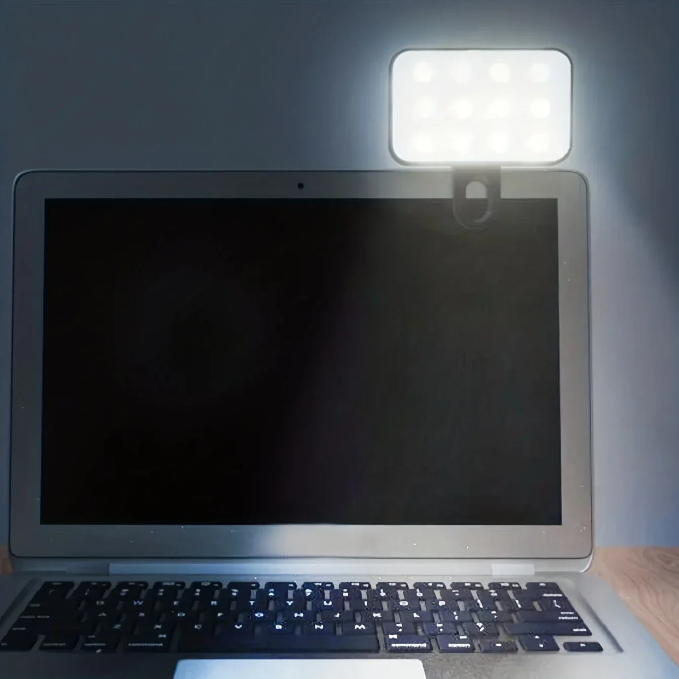 Mini luz de relleno recargable para selfies: 3 modos de color, brillo ajustable, luz LED con clip para teléfonos móviles y computadoras.