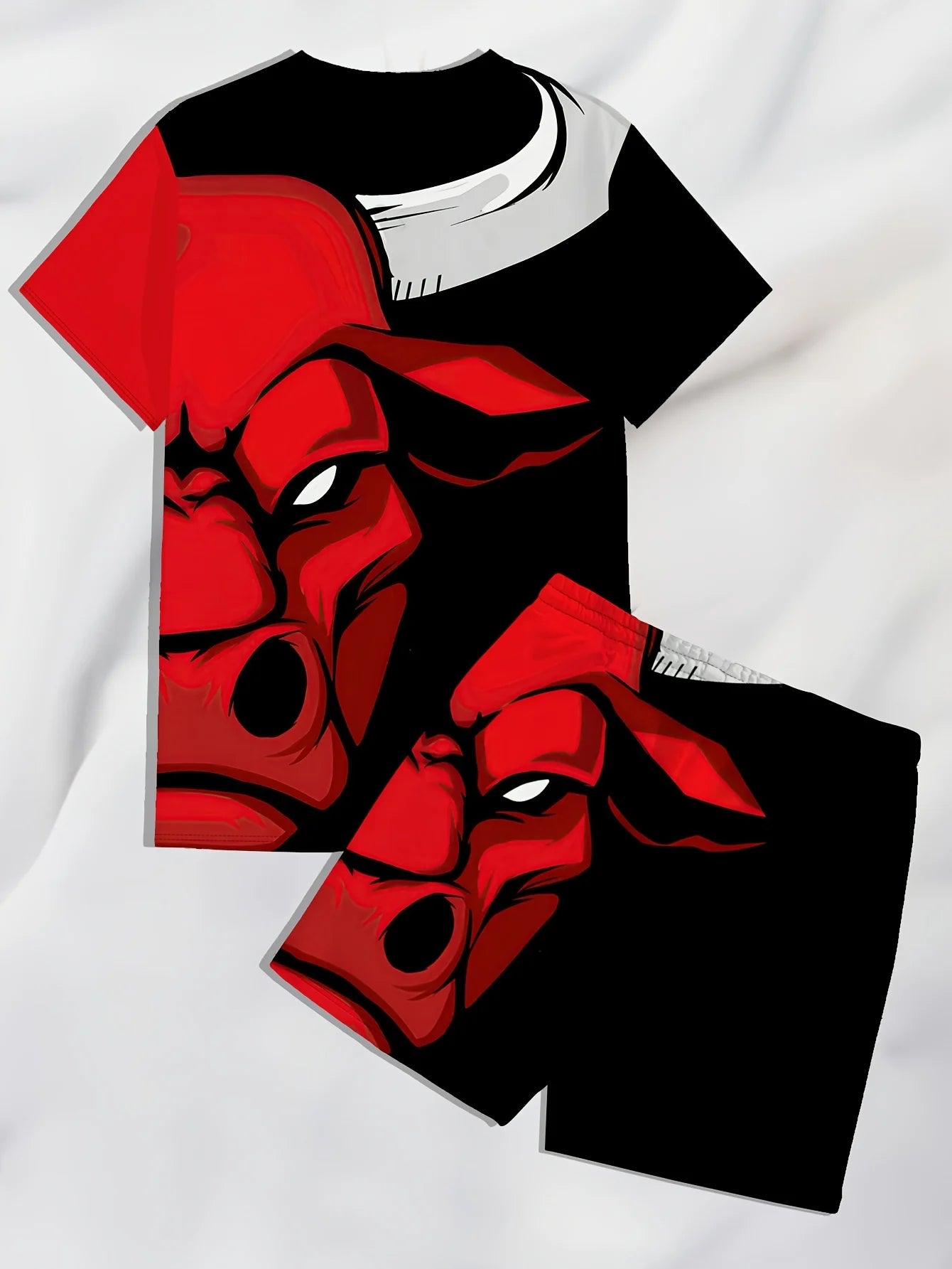 El nuevo conjunto de camiseta y pantalones cortos con estampado para hombre