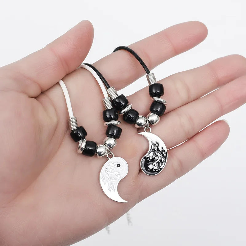 Juego de 2 o 4 pulseras y collares de Tai Chi Yin Yang para parejas, con colgante y cadena trenzada ajustable, a juego, para amantes, gargantilla.