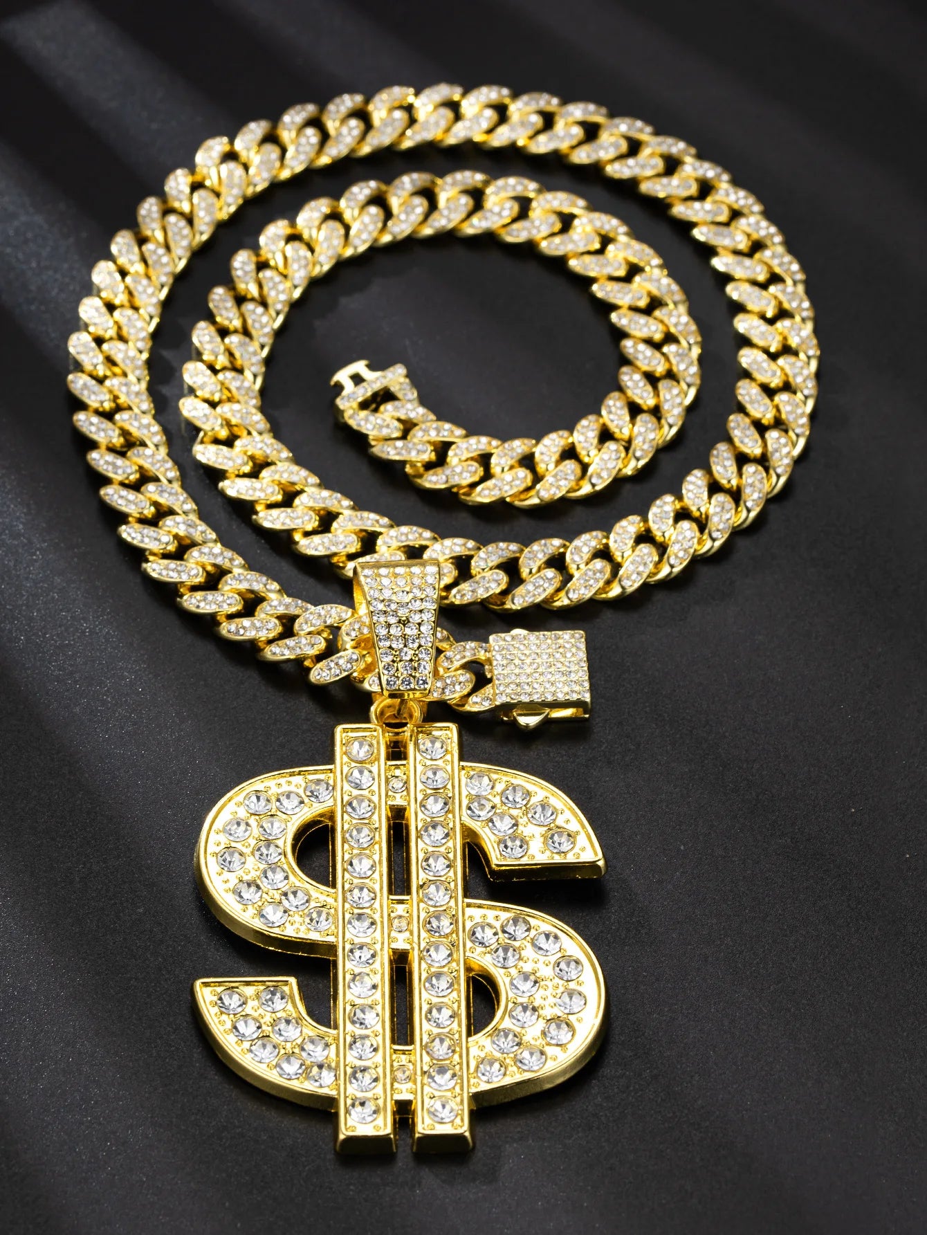 Collar con colgante de letra para hombre y mujer, con brillantes diamantes de imitación