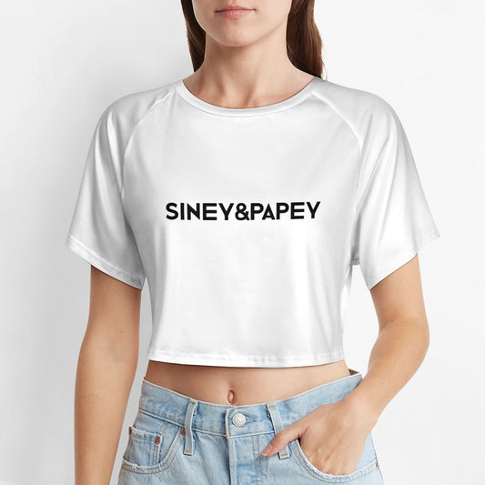 Camiseta de manga corta y ombligo al descubierto