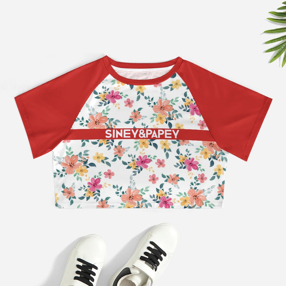 Camiseta de manga corta y ombligo al descubierto