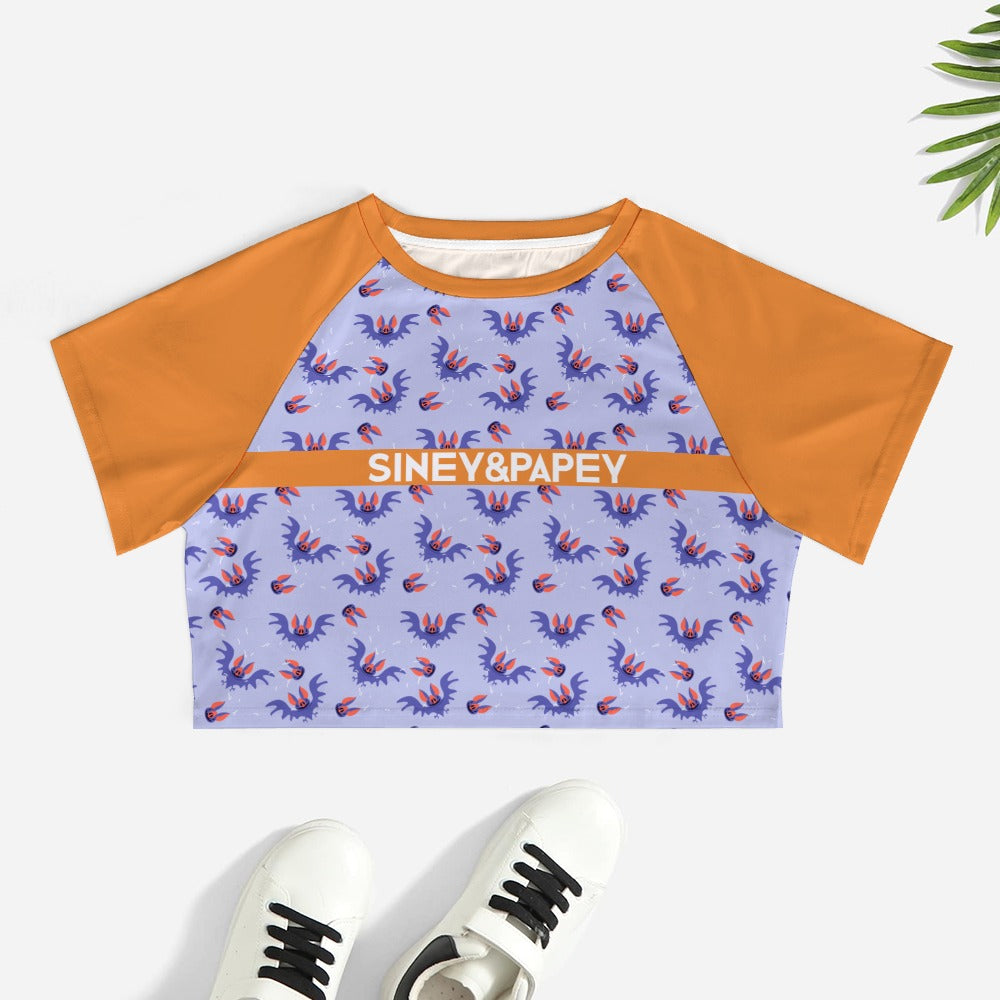 Camiseta de manga corta y ombligo al descubierto