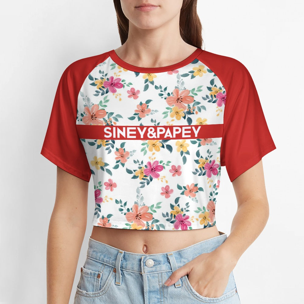 Camiseta de manga corta y ombligo al descubierto