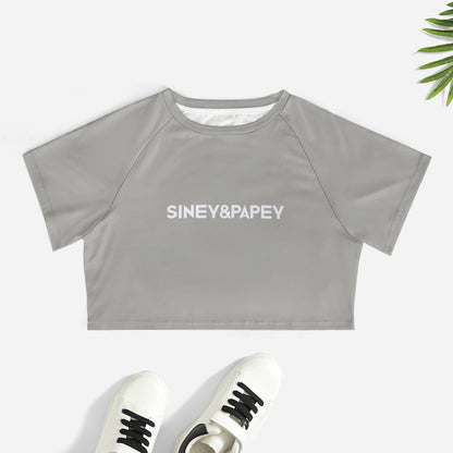 Camiseta de manga corta y ombligo al descubierto