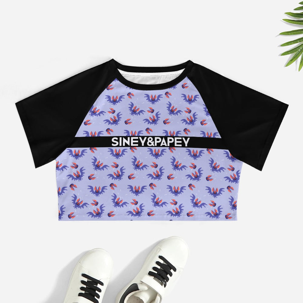 Camiseta de manga corta y ombligo al descubierto