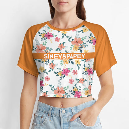Camiseta de manga corta y ombligo al descubierto