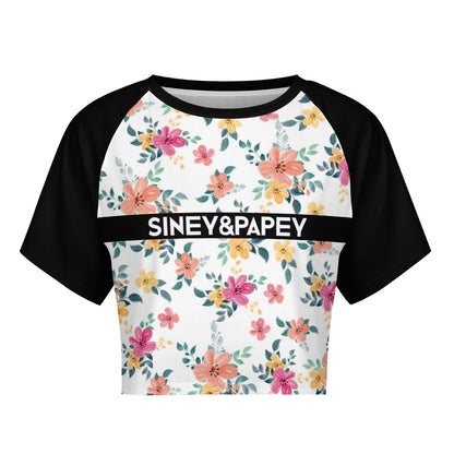 Camiseta de manga corta y ombligo al descubierto