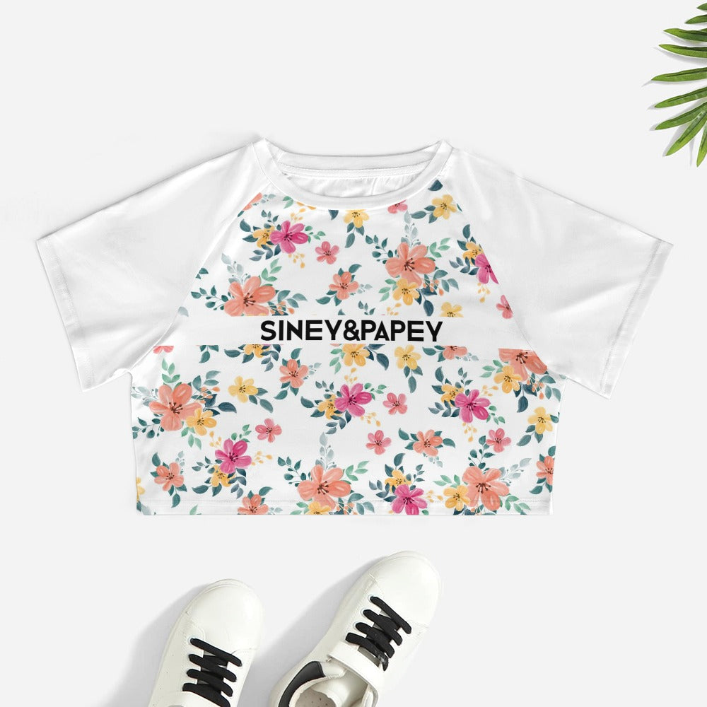 Camiseta de manga corta y ombligo al descubierto