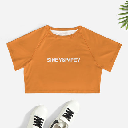 Camiseta de manga corta y ombligo al descubierto