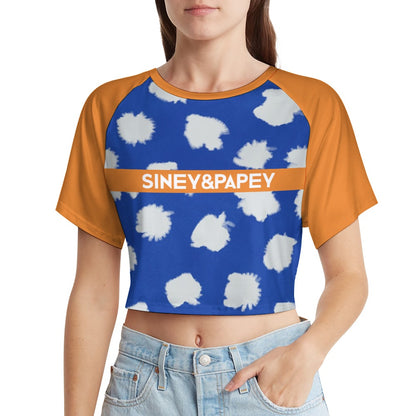 Camiseta de manga corta y ombligo al descubierto