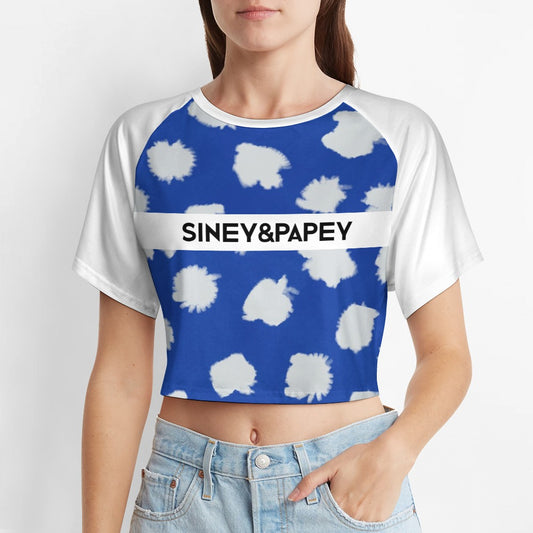 Camiseta de manga corta y ombligo al descubierto