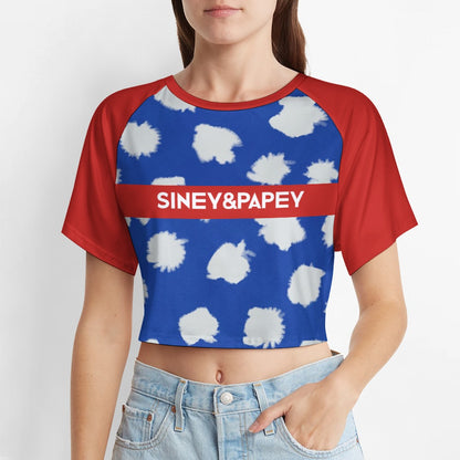 Camiseta de manga corta y ombligo al descubierto