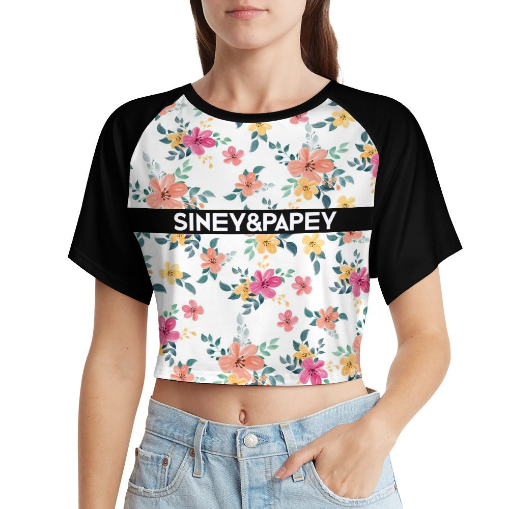 Camiseta de manga corta y ombligo al descubierto