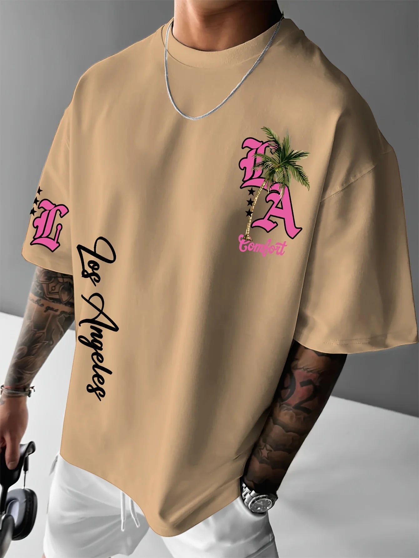 La nueva camiseta para hombre del verano de 2025, es informal y cómoda, está hecha de poliéster transpirable y ligero.