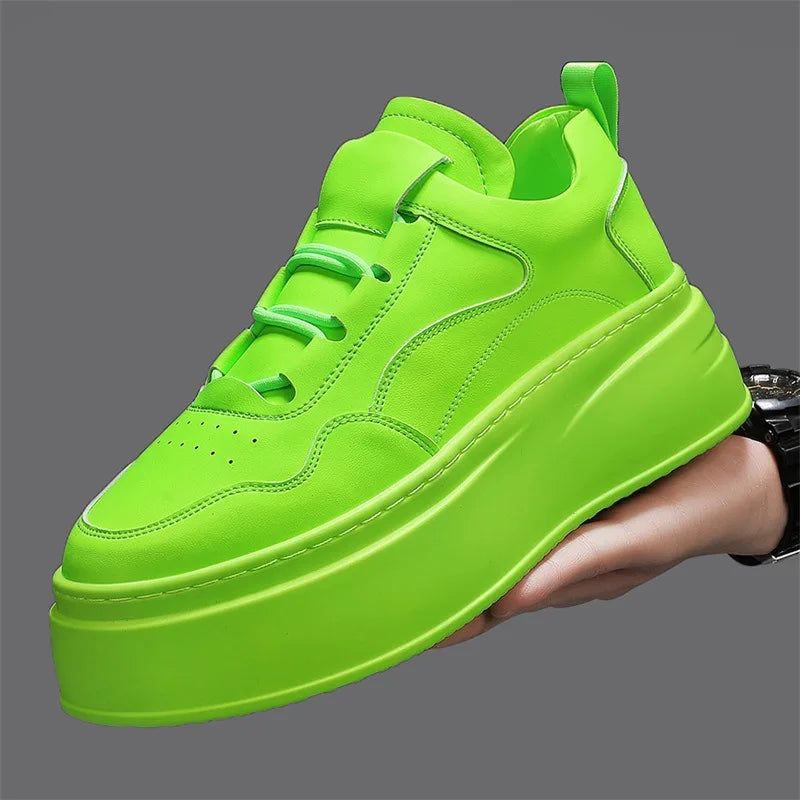 Zapatos con plataforma alta parte inferior gruesa para hombre.
