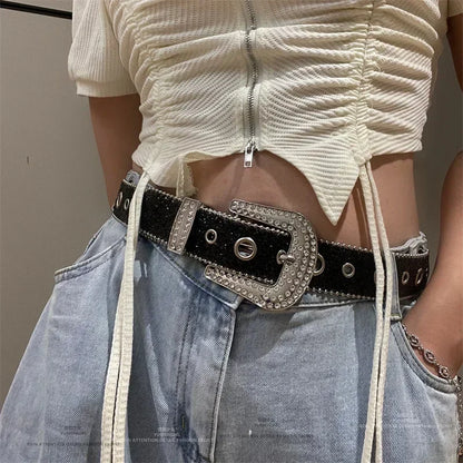 Cinturón de piel sintética con estampado sólido y tachuelas para mujer, con cristales brillantes