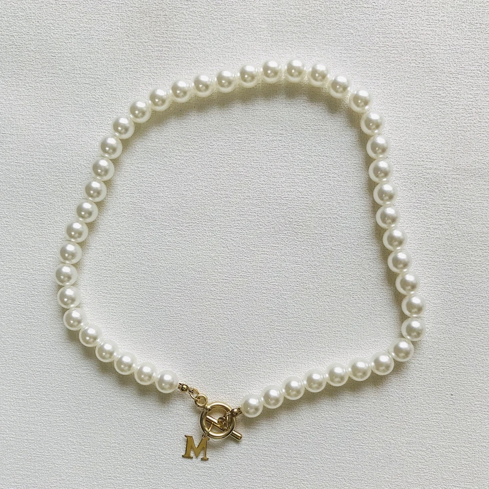 Collier ras du cou en perles simulées pour femme, collier initial couleur or, pendentif lettre en acier inoxydable, bijoux de cou bohème pour femme 