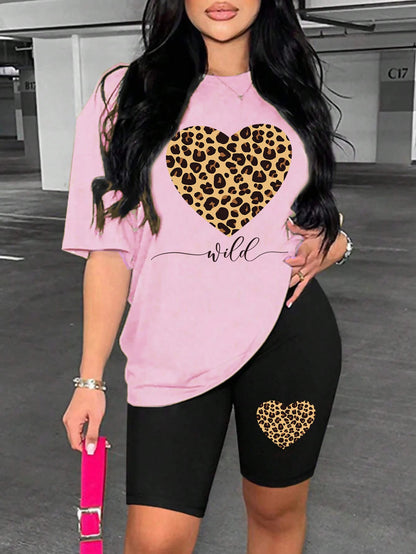 Conjunto de pantalones cortos con estampado de corazón de leopardo para mujer, conjunto de dos piezas de dibujos animados a la moda, transpirable y cómodo, conjunto de pantalones cortos de manga corta