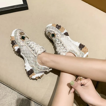 lujosas zapatillas de diamantes de imitación para mujer, zapatos de diseñador vulcanizados de malla, nuevos zapatos casuales de suela gruesa