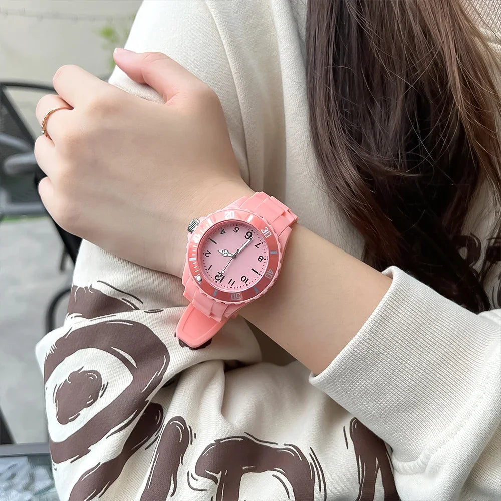 Relojes casuales de moda, reloj de cuarzo de silicona para mujer, reloj clásico vintage para estudiantes, relojes de pulsera electrónicos para parejas de estudiantes
