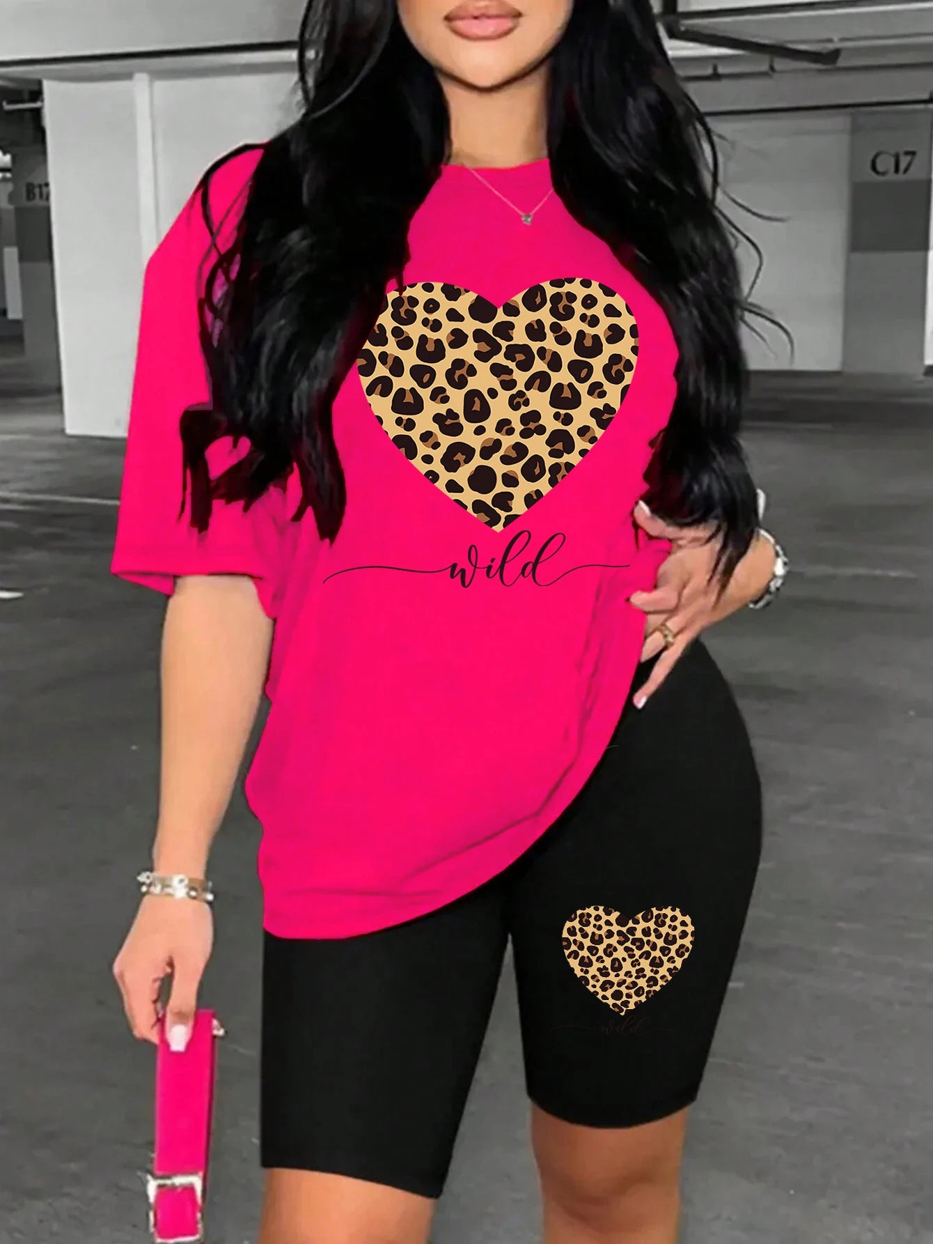 Conjunto de pantalones cortos con estampado de corazón de leopardo para mujer, conjunto de dos piezas de dibujos animados a la moda, transpirable y cómodo, conjunto de pantalones cortos de manga corta