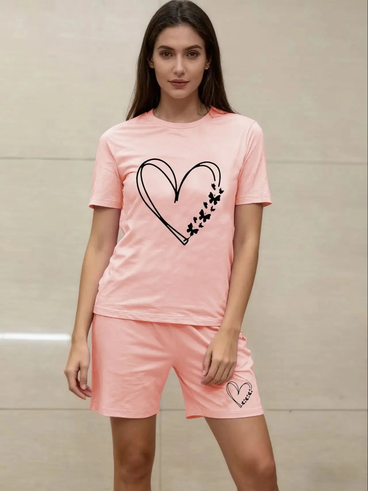 Conjunto de camiseta de manga corta y pantalones cortos con estampado