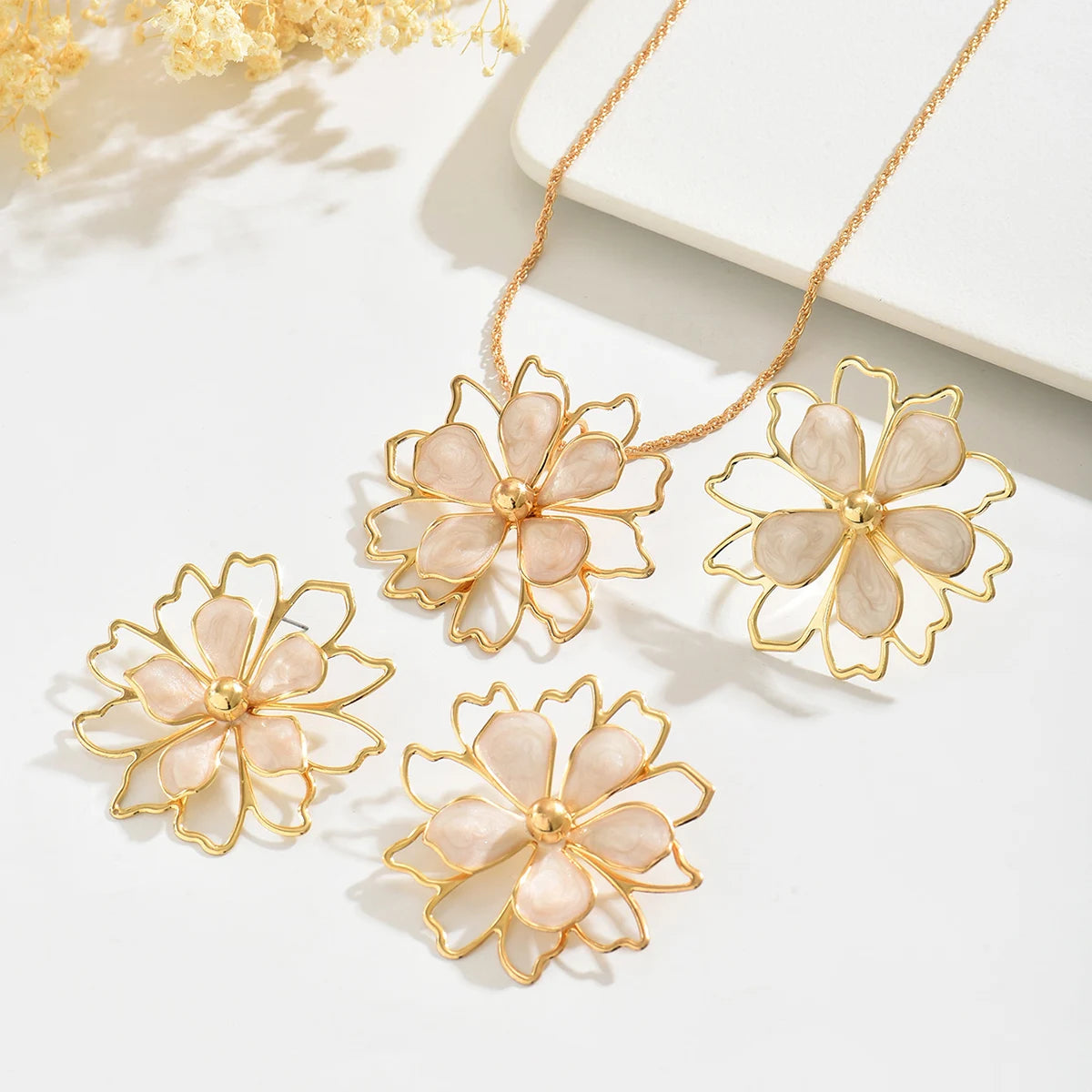 Pendientes de flores esmaltados huecos coloridos a la moda