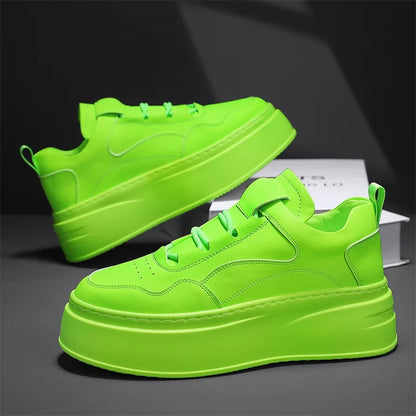 Zapatos con plataforma alta parte inferior gruesa para hombre.