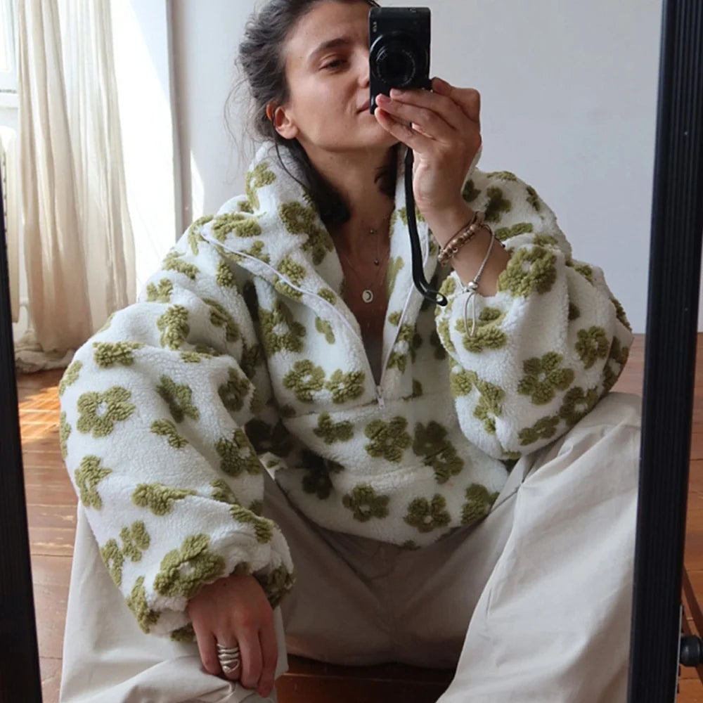 Sudadera de lana floral de moda Sudadera con capucha de manga larga cálida y elegante para mujer Estilo callejero Tela de poliéster Otoño Invierno