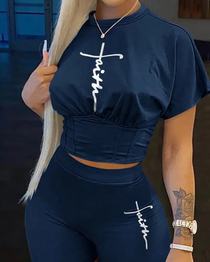 Conjunto informal de camiseta y pantalones cortos de manga corta con cuello redondo para mujer, blusa con estampado de letras de verano, pantalones cortos lisos, conjunto de dos piezas para mujer