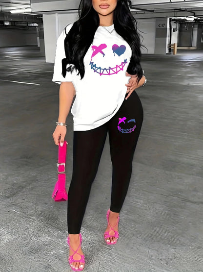 Conjunto de dos piezas de camiseta  de manga corta con estampado de cara sonriente,  de primavera y verano para mujer