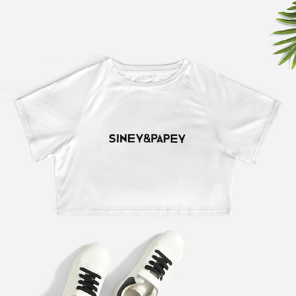 Camiseta de manga corta y ombligo al descubierto