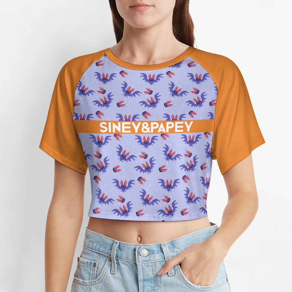Camiseta de manga corta y ombligo al descubierto