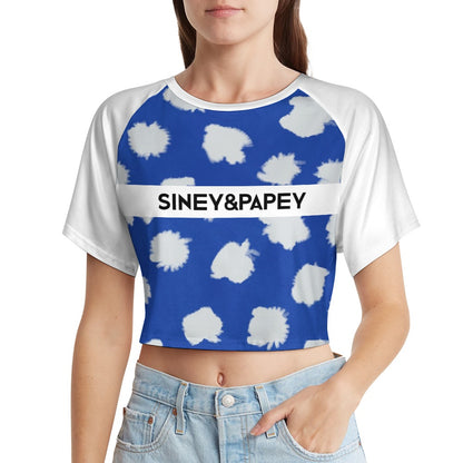 Camiseta de manga corta y ombligo al descubierto