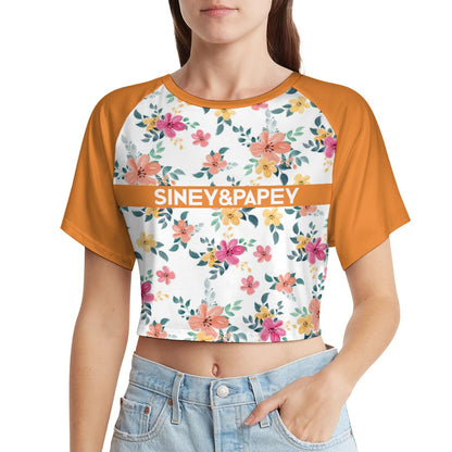 Camiseta de manga corta y ombligo al descubierto