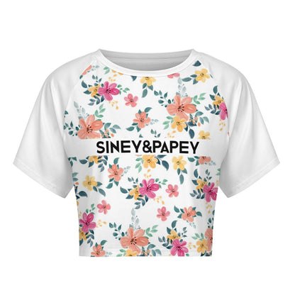 Camiseta de manga corta y ombligo al descubierto