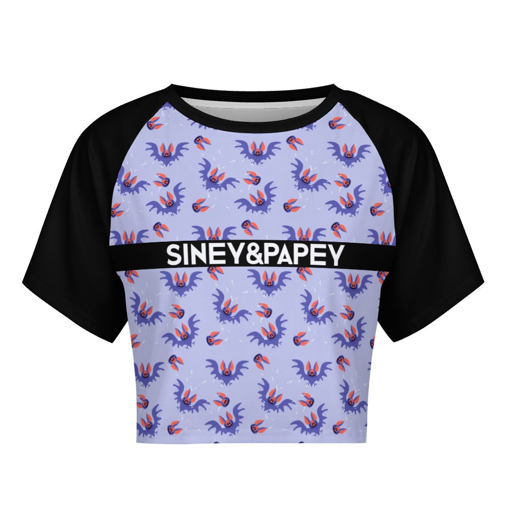 Camiseta de manga corta y ombligo al descubierto