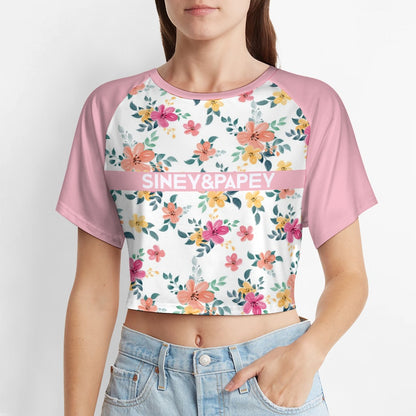 Camiseta de manga corta y ombligo al descubierto