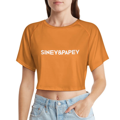 Camiseta de manga corta y ombligo al descubierto
