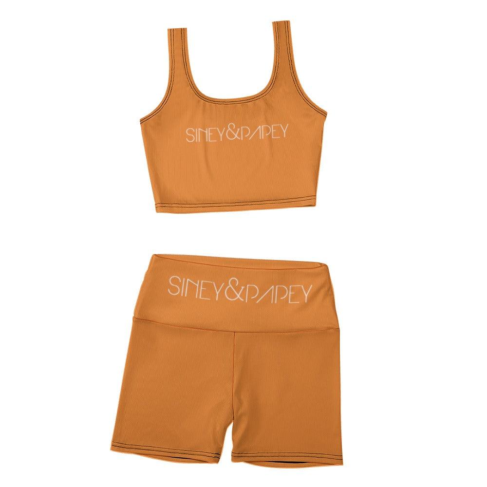 Conjunto deportivo de mujer elegante y resistente