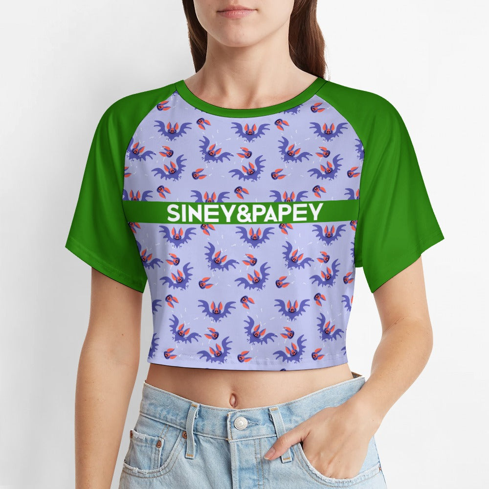 Camiseta de manga corta y ombligo al descubierto